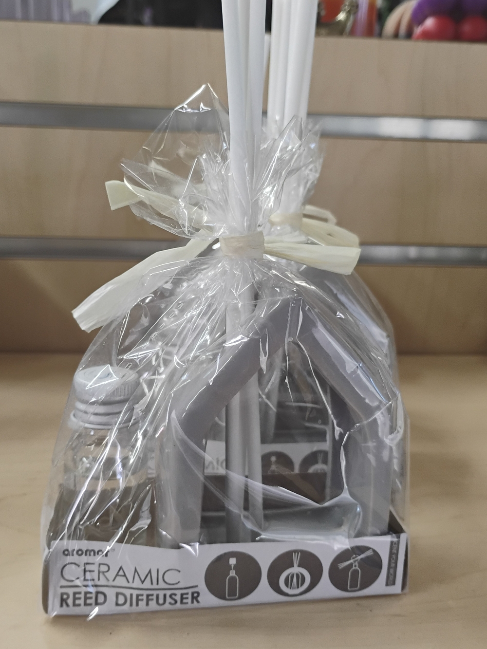 Modern Ceramic Reed Diffuser in Gray